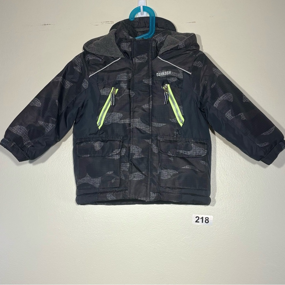 OshKosh B'gosh Black Camouflage‎ Jacket with Neon Accents Size 2T